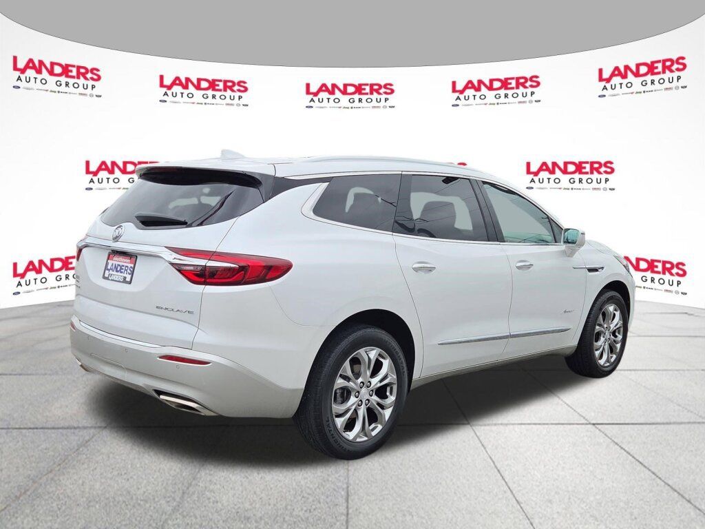 Used 2018 Buick Enclave Avenir w/ Avenir Technology Package FWD image 3