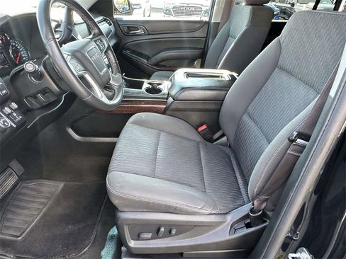 Used 2017 GMC Yukon SLE w/ SLE Value Package image 19