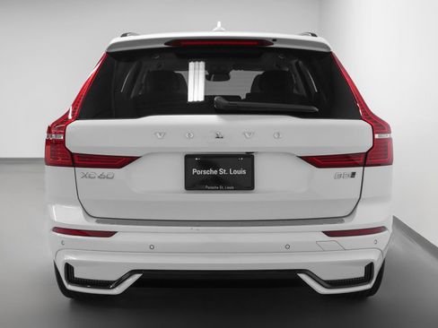 Used 2025 Volvo XC60 B5 Plus w/ Protection Package Premier image 11
