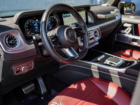 Used 2025 Mercedes-Benz G 550 image 19