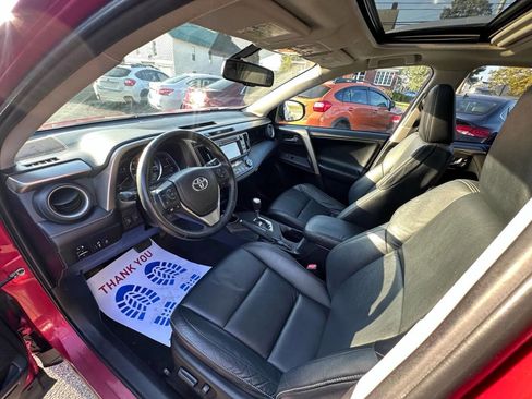 Used 2015 Toyota RAV4 Limited image 9