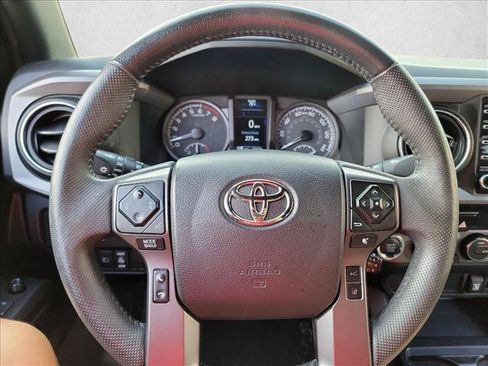 Used 2021 Toyota Tacoma TRD Off-Road AWD/4WD image 18