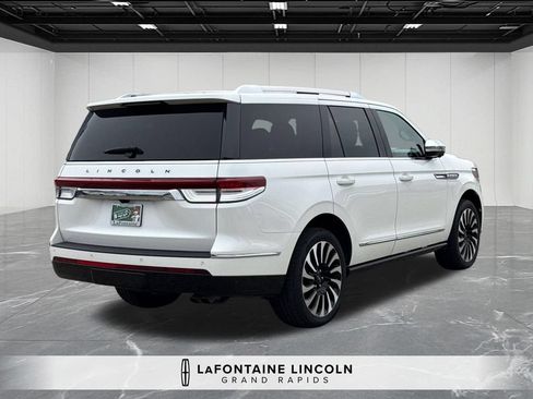Certified 2024 Lincoln Navigator Black Label AWD/4WD image 5