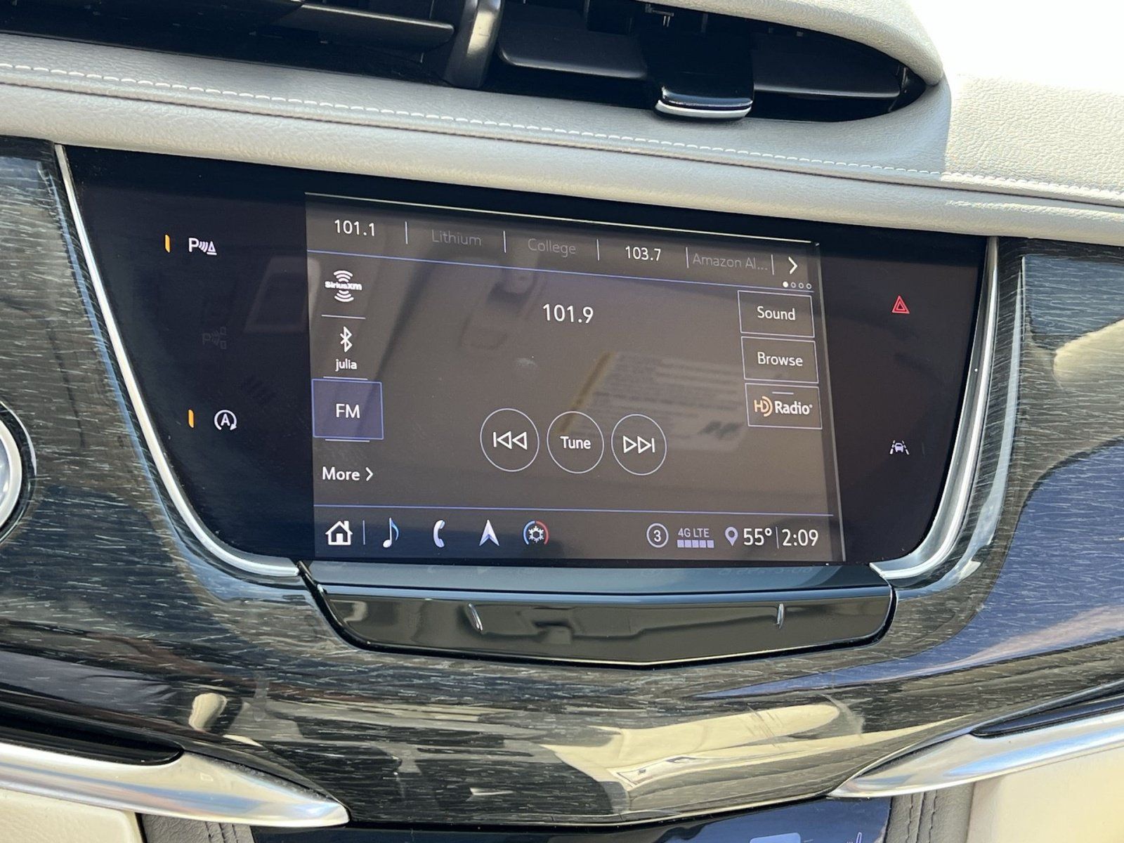 Used 2020 Cadillac XT6 Premium Luxury FWD image 18