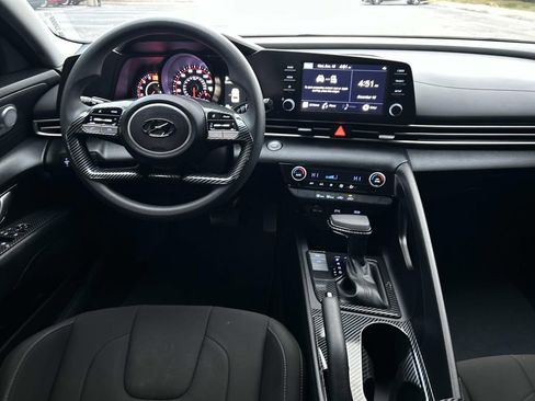 Used 2023 Hyundai Elantra SEL image 16
