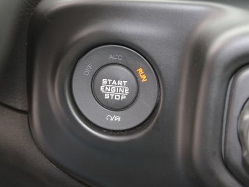 Used 2022 Jeep Wrangler Unlimited Sahara w/ Cold Weather Group AWD/4WD image 21