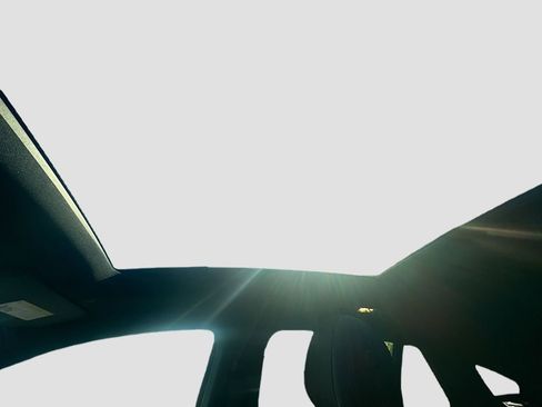 Used 2025 Mercedes-Benz GLE 450 4MATIC Coupe image 16