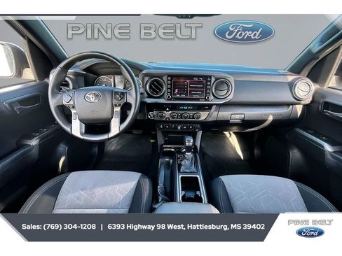 Used 2023 Toyota Tacoma TRD Off-Road w/ Technology Package AWD/4WD image 14