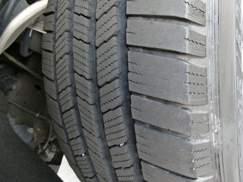 Certified 2021 GMC Sierra 1500 AT4 w/ AT4 Premium Package AWD/4WD image 22