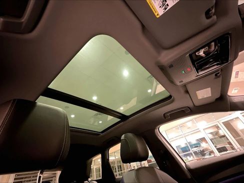 Used 2024 Audi Q4 e-tron Premium Plus image 12