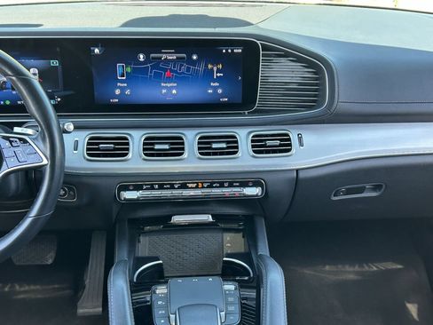 Used 2024 Mercedes-Benz GLS 450 4MATIC image 19
