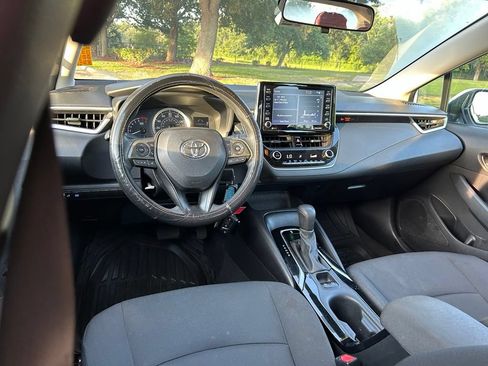 Used 2021 Toyota Corolla LE FWD image 13