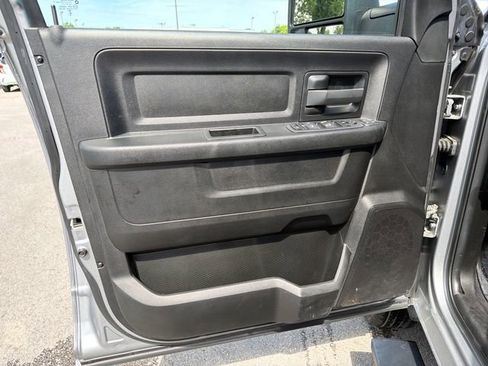 Used 2024 RAM 3500 Tradesman w/ Chrome Appearance Group AWD/4WD image 16