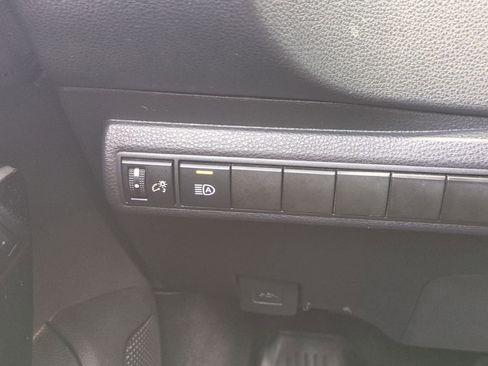 Used 2020 Toyota Corolla XLE image 17