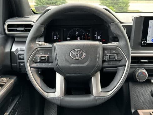 Used 2026 Toyota 4Runner SR5 RWD image 7