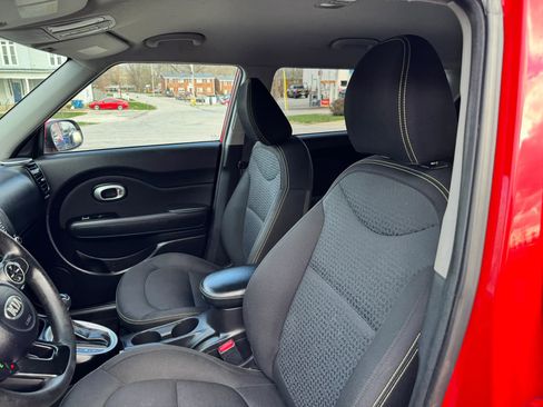 Used 2015 Kia Soul + image 24