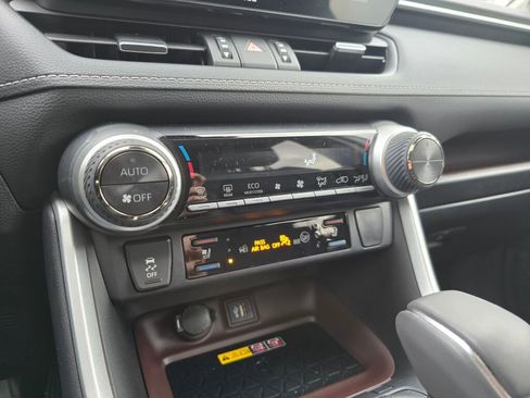 Used 2023 Toyota RAV4 Limited image 27