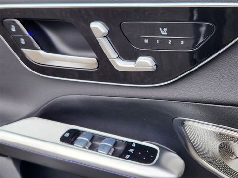 Certified 2025 Mercedes-Benz GLC 300 4MATIC image 9