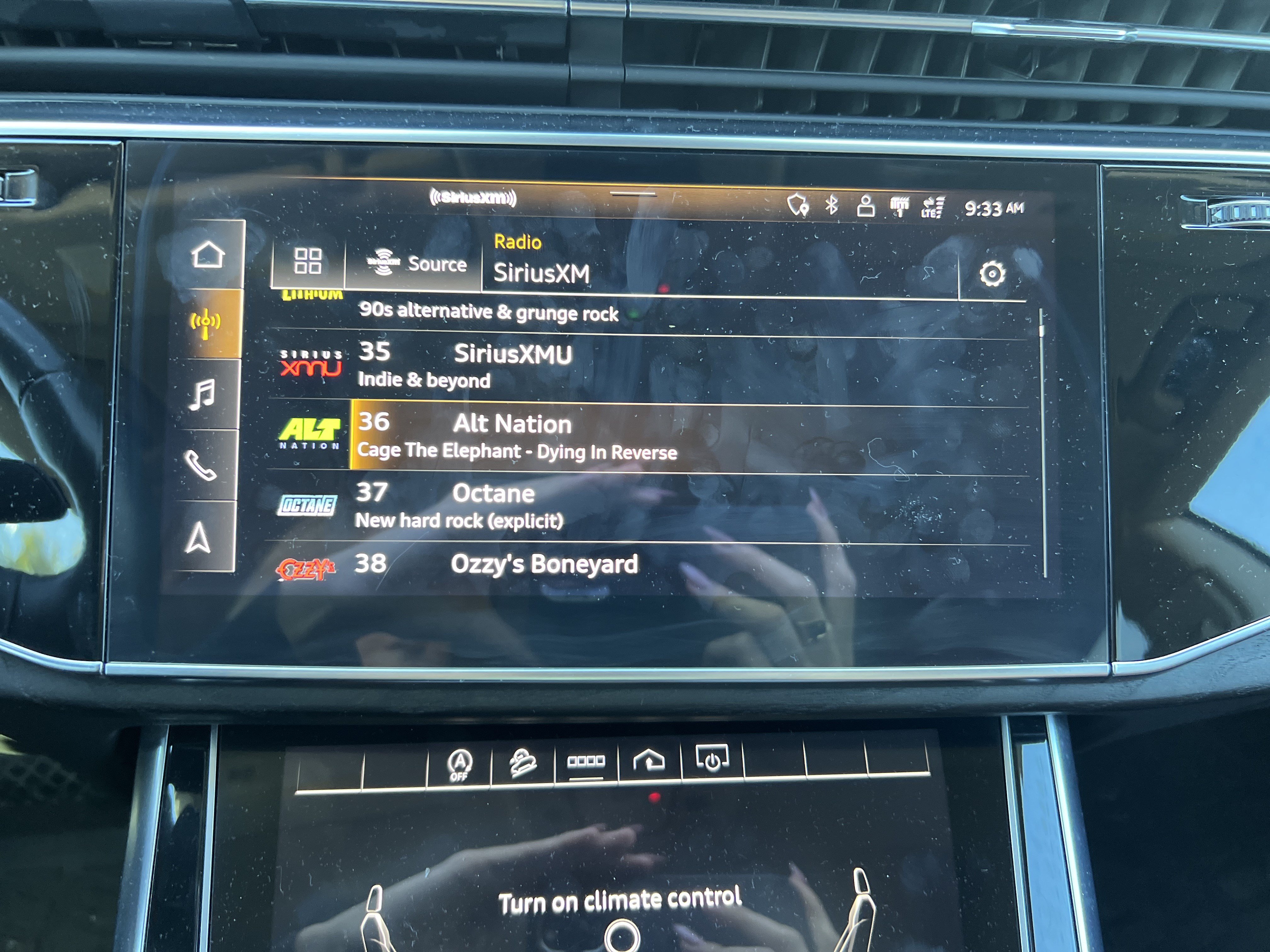Used 2021 Audi Q8 Premium Plus w/ Premium Plus Package AWD/4WD image 22