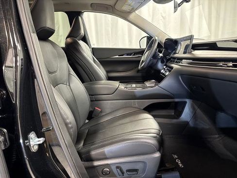 Certified 2025 INFINITI QX60 Pure image 30