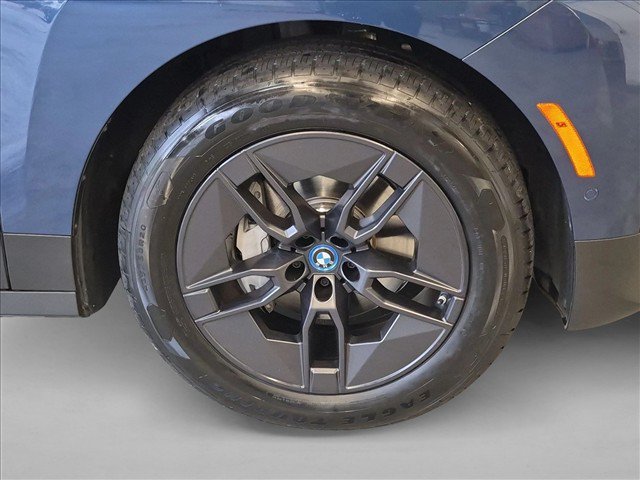 Certified 2024 BMW iX xDrive50 AWD/4WD image 25