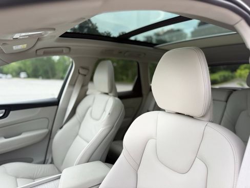 Used 2023 Volvo XC60 T8 Plus w/ Climate Package AWD/4WD image 16