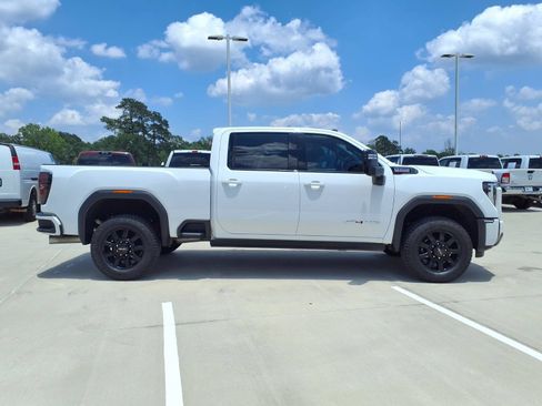 Used 2024 GMC Sierra 2500 AT4 w/ AT4 Premium Plus Package AWD/4WD image 5