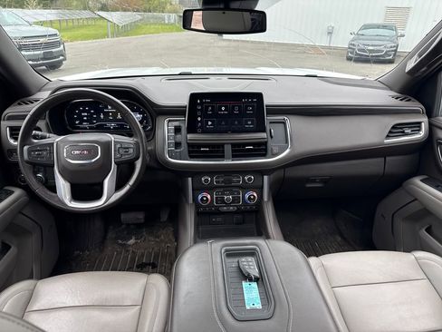 Used 2023 GMC Yukon SLT AWD/4WD image 4