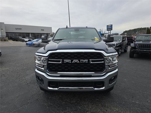 Used 2024 RAM 2500 Big Horn w/ Bed Utility Group image 9
