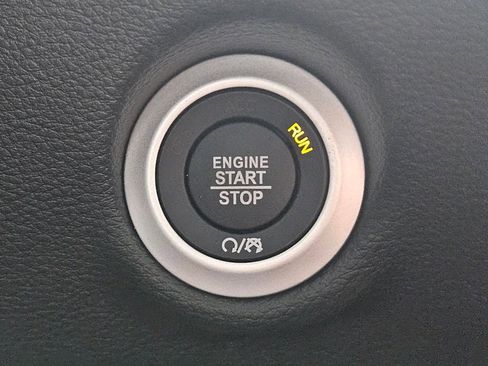 New 2026 Chrysler Pacifica Pinnacle image 23