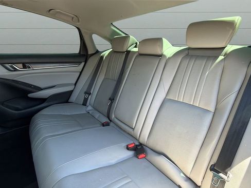 Used 2018 Honda Accord Touring image 27
