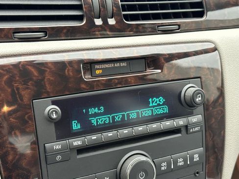 Used 2013 Chevrolet Impala LT image 16