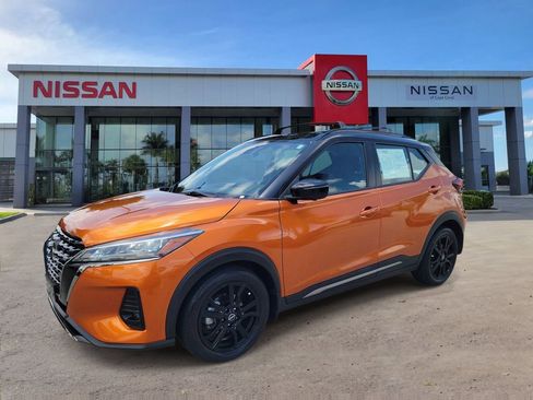 Used 2023 Nissan Kicks SR w/ Interior Electronics Package FWD image 8