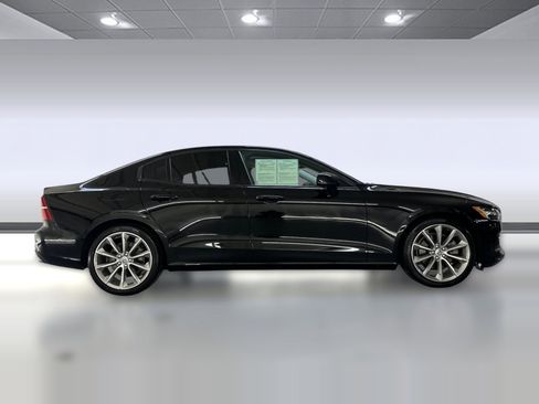 Used 2021 Volvo S60 T5 Momentum image 7