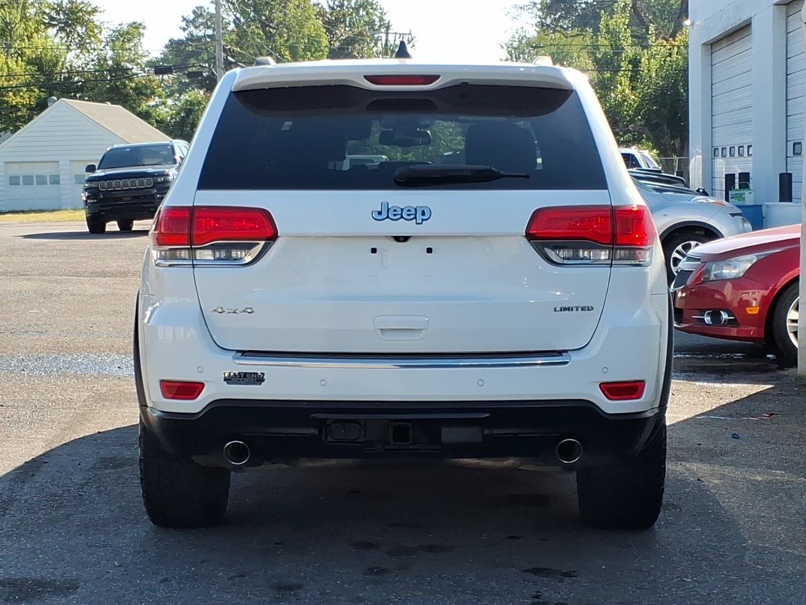 Used 2014 Jeep Grand Cherokee Limited w/ Trailer Tow Group IV AWD/4WD image 4