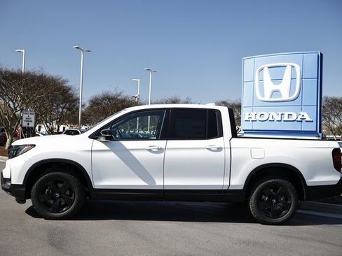 New 2026 Honda Ridgeline Black Edition image 5