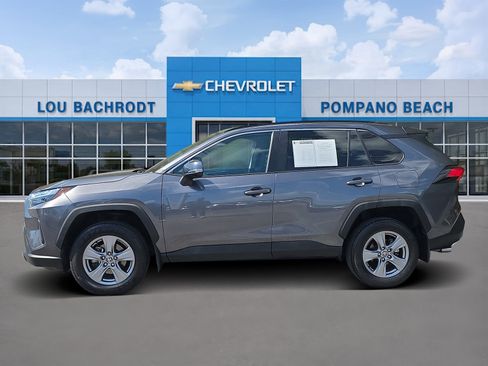 Used 2024 Toyota RAV4 XLE w/ Convenience Package image 4