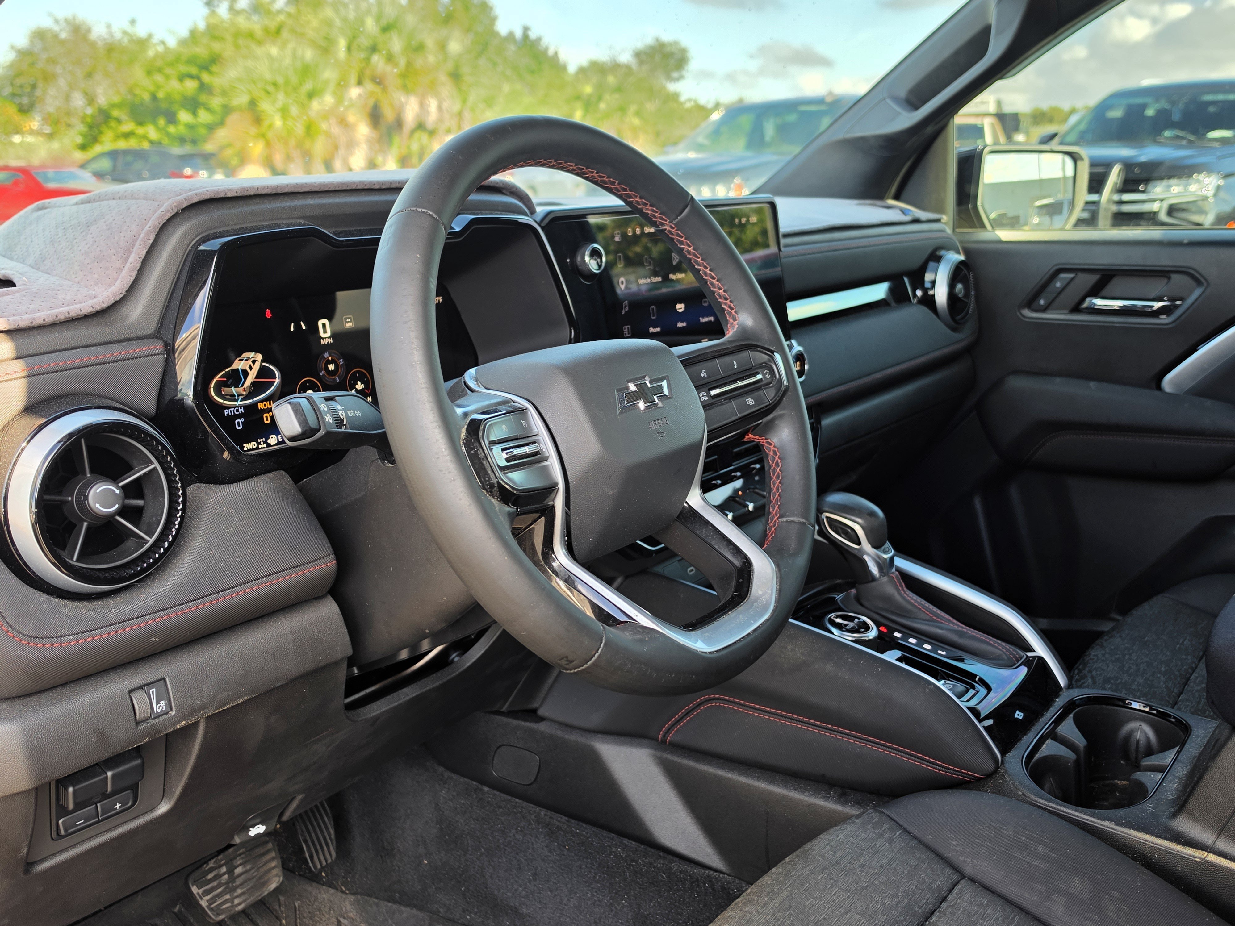 Certified 2024 Chevrolet Colorado Z71 w/ Z71 Convenience Package 2 AWD/4WD image 13