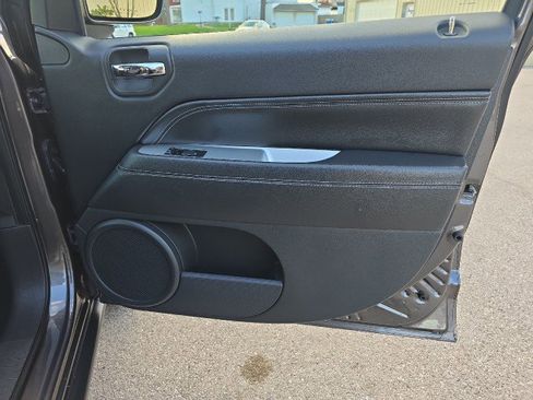 Used 2017 Jeep Compass High Altitude image 42