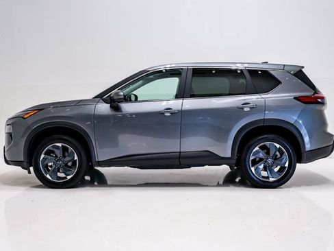 Used 2025 Nissan Rogue SV FWD image 31