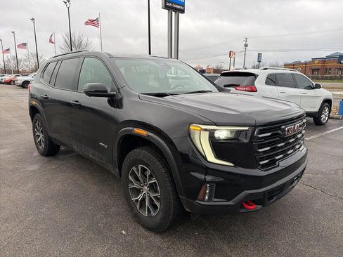 Used 2024 GMC Acadia AT4 w/ Luxury Package image 3