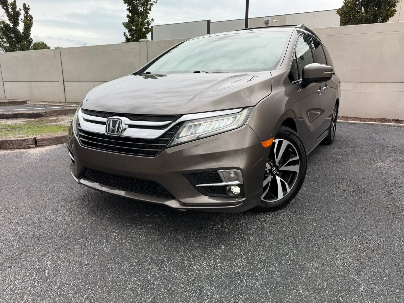Used 2018 Honda Odyssey Elite image 1