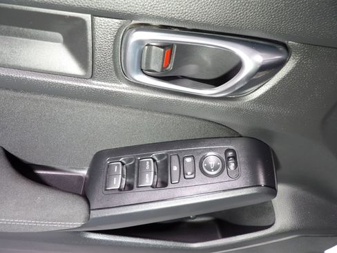 Used 2025 Honda Civic Sport image 9