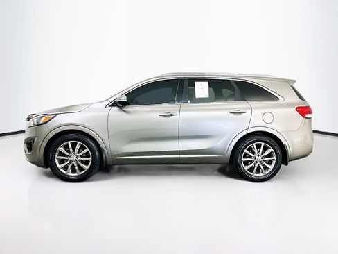 Used 2016 Kia Sorento SX w/ SXL Technology Package AWD/4WD image 4