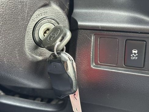 Used 2016 Toyota Tundra SR image 16