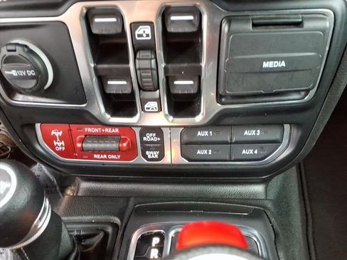 Used 2024 Jeep Wrangler Unlimited Rubicon 4xe image 21