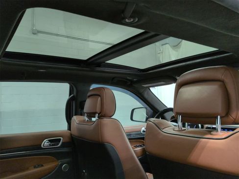 Certified 2019 Jeep Grand Cherokee Summit w/ Platinum Series Group image 23