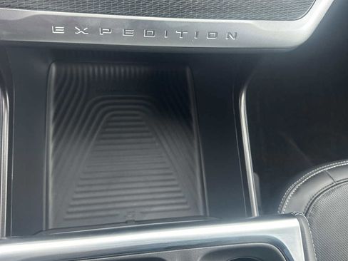 New 2026 Ford Expedition Max Platinum w/ Stealth Performance Package image 32