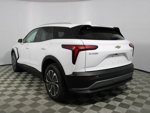 Used 2024 Chevrolet Blazer EV LT AWD/4WD image 31