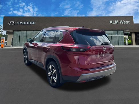 Used 2024 Nissan Rogue SL w/ SL Premium Package FWD image 7